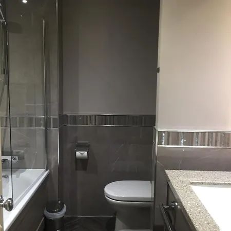 New Hall & Spa, 4*