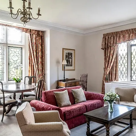 New Hall & Spa, 4*