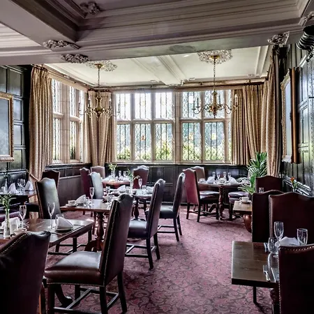 New Hall & Spa, 4*