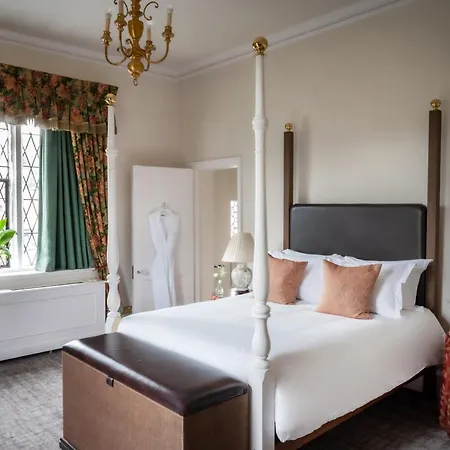 New Hall & Spa, 4*