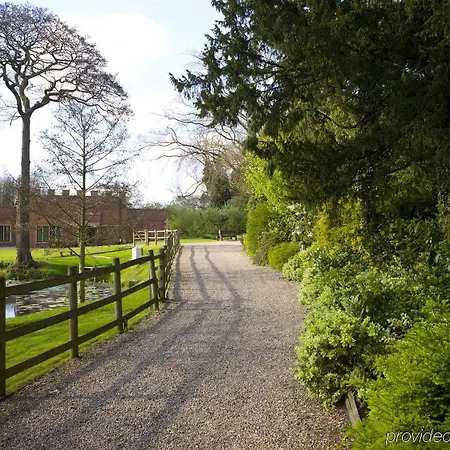 New Hall & Spa, 4*