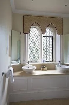 New Hall & Spa, 4*
