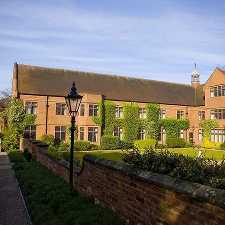 New Hall & Spa, 4*